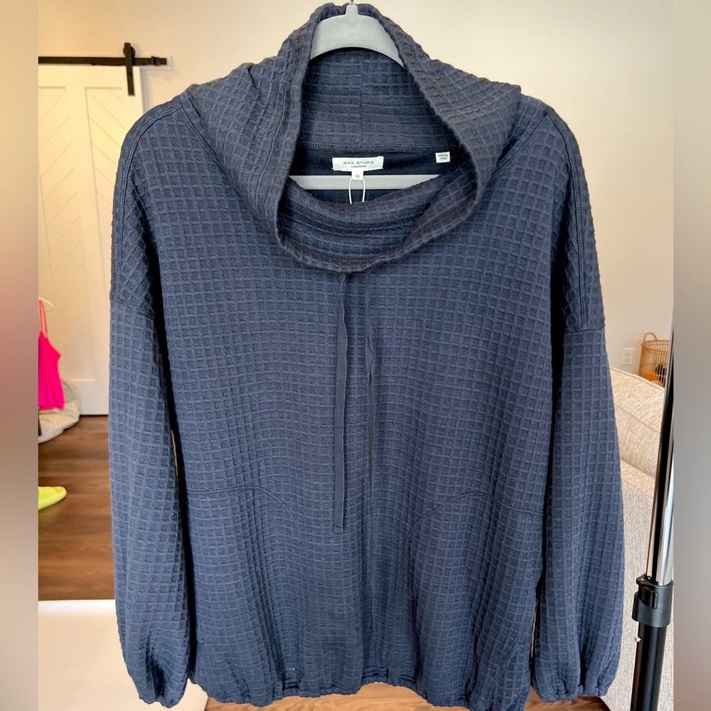 NWT🌟 Max Studio Cowl Neck pocketed sweater